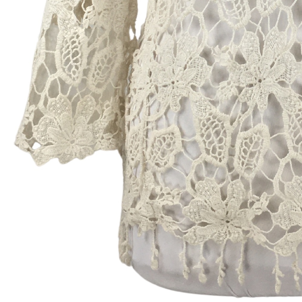 Anthro Finn & Clover Crochet 3/4 Sleeve Cotton Scallops Tassels Top size Medium - Picture 10 of 16